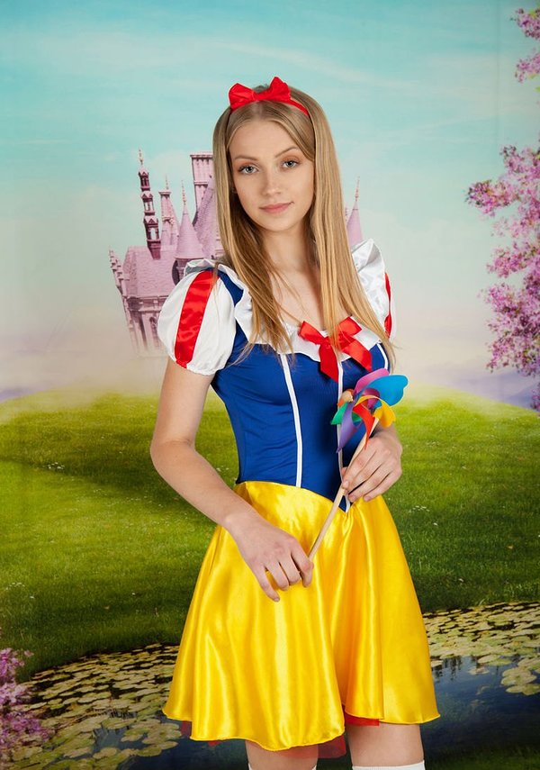 Эвелина, 18 лет, 1 размер груди